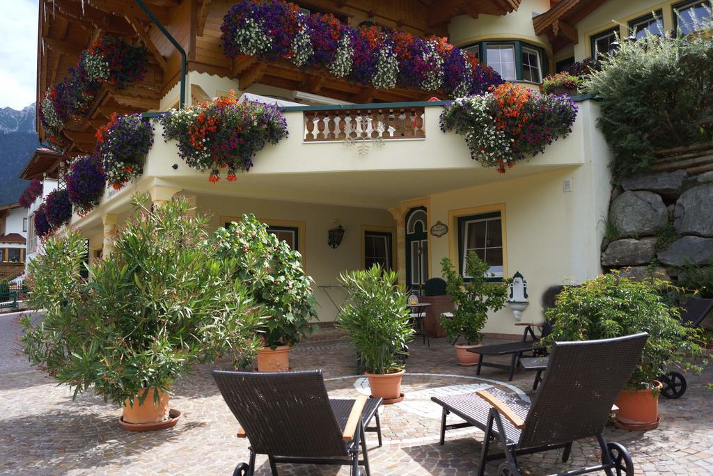 Appartementhaus Olympia Schloessl Neustift im Stubaital Eksteriør bilde